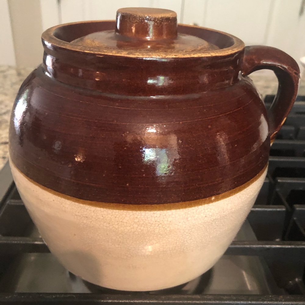 1920’s Robinson-Ransbottom Pottery Company 3qt stoneware pot w/lid blue crown